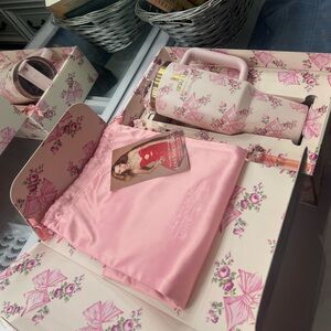 THE STANLEY X LOVESHACKFANCY HOLIDAY QUENCHER | 40 OZ